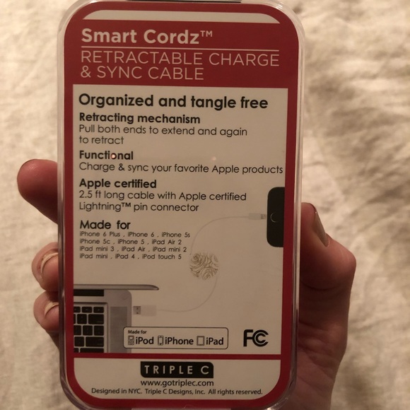 Retractable gold rose charge/syncing cable - Picture 2 of 3